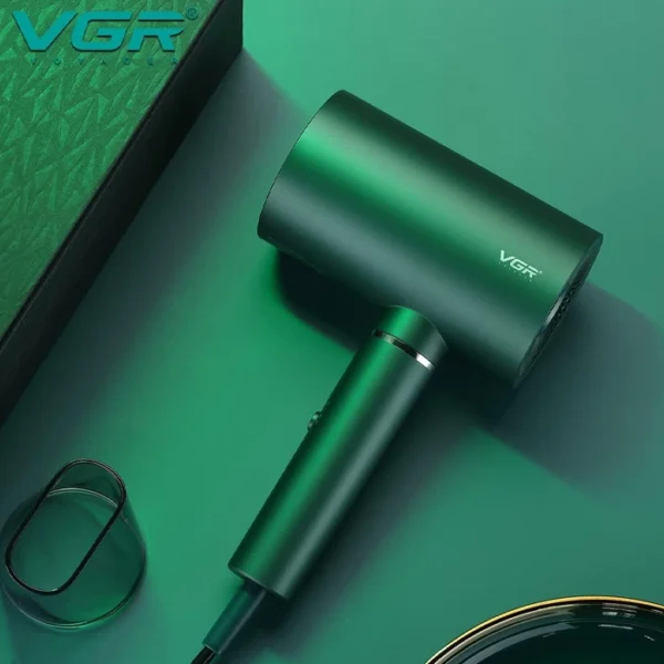 سشوار وی جی آر مدل V 431 با توان ۱۸۰۰ وات